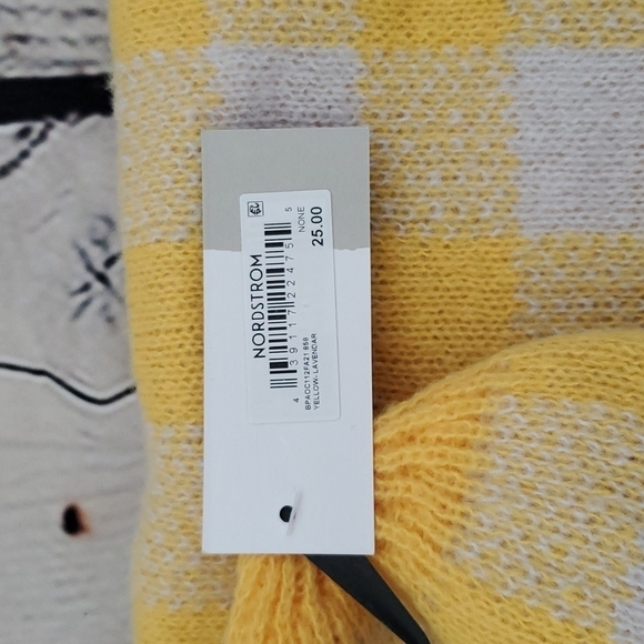 BP Yellow/White Checkered Pocket Scarf and Hat Set NWT - Picture 3 of 7